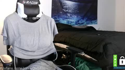 Snapshot of jonnydieston777 chatting on 04.19.26 JonnyDieston online show from 04.19.26