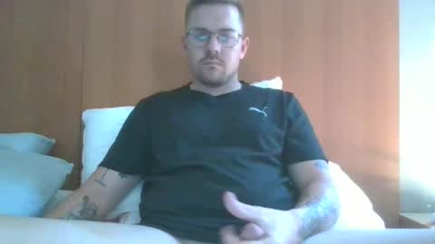 Snapshot of jonoy1995 chatting on 12.17.24 jonoy1995 online show from 12.17.24