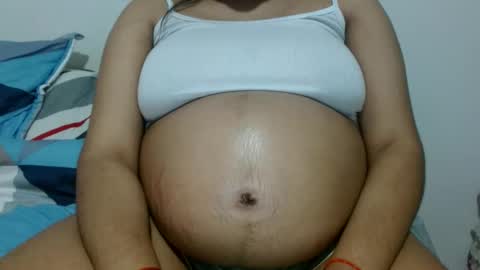 Snapshot of jose_ruiz1 chatting on 02.17.25 jose y carolina online show from 02.17.25