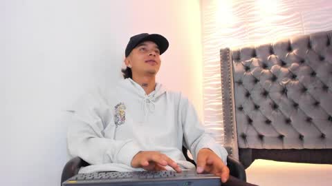 Snapshot of joseph_vans chatting on 04.20.26 joseph_vans online show from 04.20.26