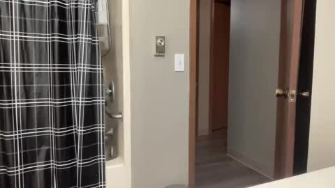 Snapshot of joshperrygoon chatting on 12.17.24 joshperrygoon online show from 12.17.24