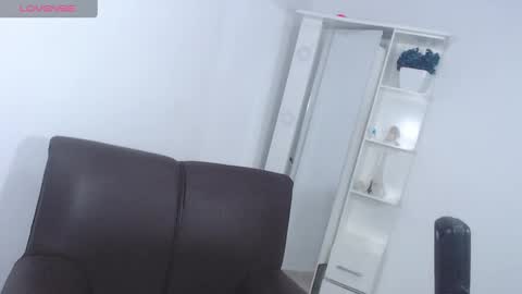 Josita rousell INSTAGRAM  majoestupy  online show from 02.06.25