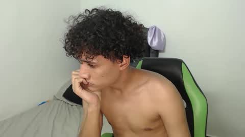 Snapshot of josue_skinny chatting on 03.21.26 JOSUE online show from 03.21.26