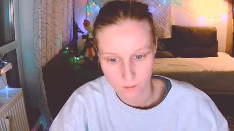 Snapshot of joy_keys chatting on 12.23.24 joy_keys online show from 12.23.24