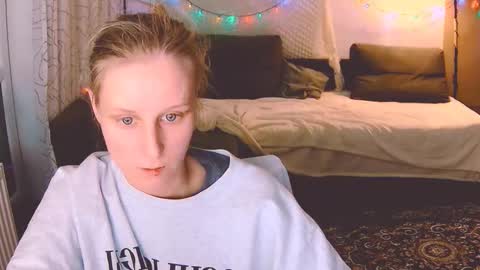 Snapshot of joy_keys chatting on 12.23.24 joy_keys online show from 12.23.24