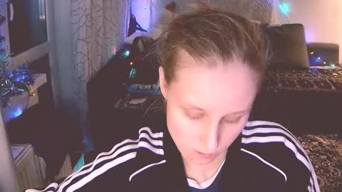 Snapshot of joy_keys chatting on 01.04.25 joy_keys online show from 01.04.25