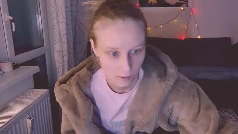 Snapshot of joy_keys chatting on 02.18.25 joy_keys online show from 02.18.25