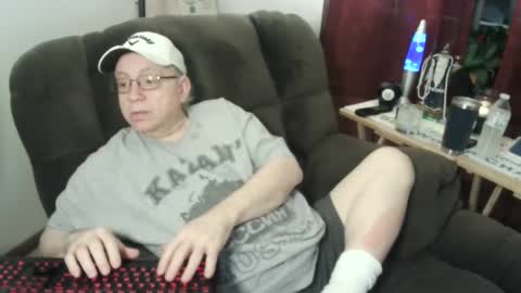 Snapshot of jpmel99 chatting on 01.12.25 jpmel99 online show from 01.12.25