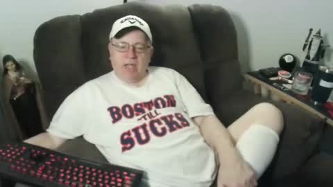 Snapshot of jpmel99 chatting on 10.26.25 jpmel99 online show from 10.26.25