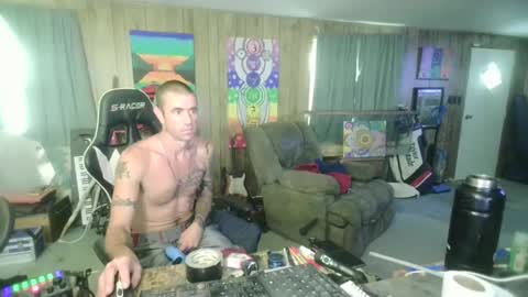 Snapshot of jrizzle1111 chatting on 10.10.25 jrizzle1111 online show from 10.10.25