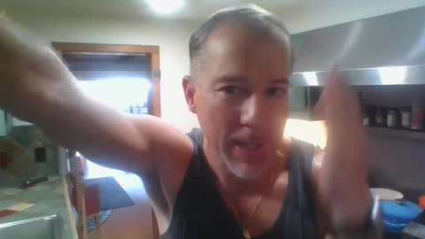 Snapshot of jroge21 chatting on 02.01.25 jroge21 online show from 02.01.25