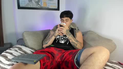 Snapshot of juan_alvarez18 chatting on 09.19.25 juan_alvarez18 online show from 09.19.25