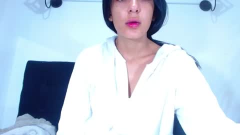 Snapshot of juan_and_luciana chatting on 06.18.26 online show from 06.18.26