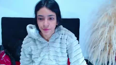 Snapshot of juan_and_luciana chatting on 07.01.26 online show from 07.01.26