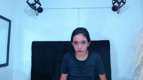 Snapshot of juan_and_luciana chatting on 07.17.26 online show from 07.17.26
