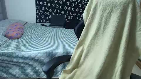 juan_gomez_1 online show from 10.30.25