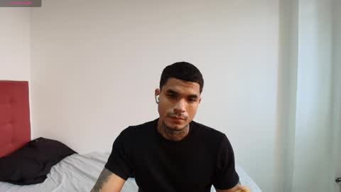 Snapshot of juan_gomez_1 chatting on 04.18.26 juan_gomez_1 online show from 04.18.26