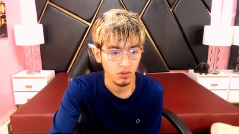 juan_saul1 online show from 04.21.26