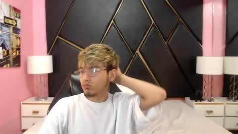 juan_saul1 online show from 04.23.26