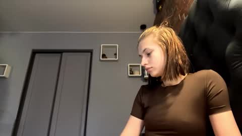 Lola online show from 10.27.25