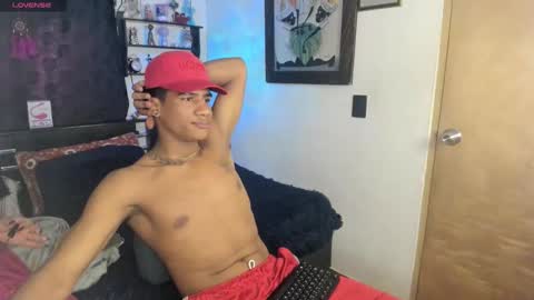 Snapshot of juanbigcock21cm chatting on 12.04.25 juan jose online show from 12.04.25