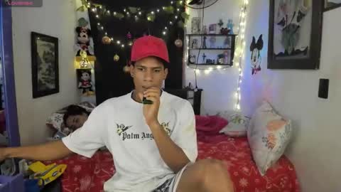 Snapshot of juanbigcock21cm chatting on 12.15.25 juan jose online show from 12.15.25