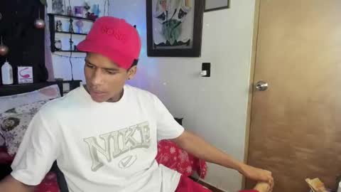 Snapshot of juanbigcock21cm chatting on 12.16.25 juan jose online show from 12.16.25