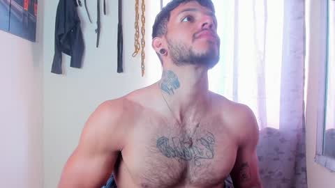 Juan Esteban online show from 01.12.25