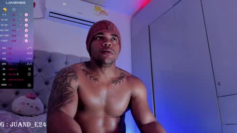 independent model online show from 02.08.25