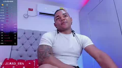 independent model online show from 02.18.25