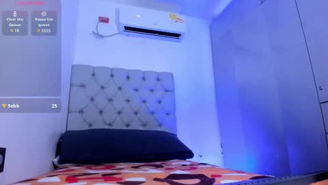 independent model online show from 10.22.25