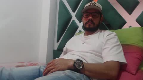 Snapshot of juanfe_style chatting on 09.12.25 juanfe_style online show from 09.12.25