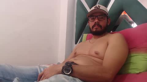 Snapshot of juanfe_style chatting on 09.16.25 juanfe_style online show from 09.16.25