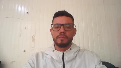 Snapshot of juanfe_style chatting on 10.10.25 juanfe_style online show from 10.10.25