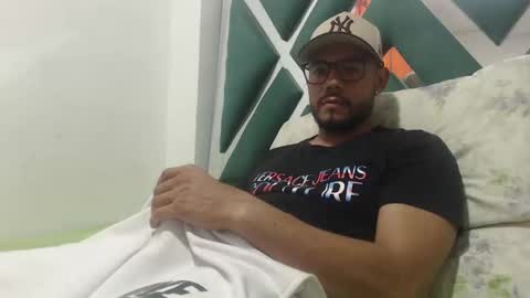 Snapshot of juanfe_style chatting on 11.09.25 juanfe_style online show from 11.09.25