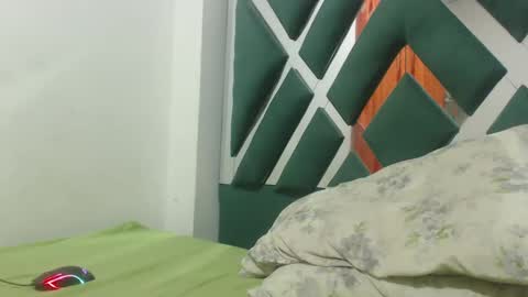 Snapshot of juanfe_style chatting on 12.16.25 juanfe_style online show from 12.16.25