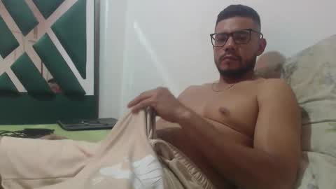 Snapshot of juanfe_style chatting on 03.15.26 juanfe_style online show from 03.15.26