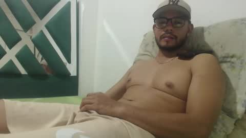 Snapshot of juanfe_style chatting on 03.19.26 juanfe_style online show from 03.19.26