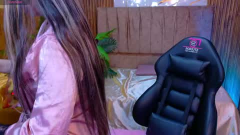 Snapshot of juanita_tay chatting on 06.05.26 JUANITA online show from 06.05.26