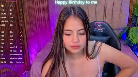 Snapshot of juanita_tay chatting on 06.22.26 JUANITA online show from 06.22.26