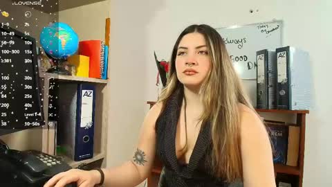 Snapshot of juanitablue chatting on 05.30.26 Blue online show from 05.30.26