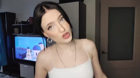 Snapshot of juanitacalcano chatting on 05.28.26 Veronika online show from 05.28.26