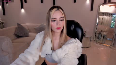 Juanita Clay online show from 01.17.25