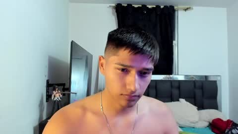 Snapshot of juanjo_ferrari chatting on 04.26.26 juanjo ferrari online show from 04.26.26