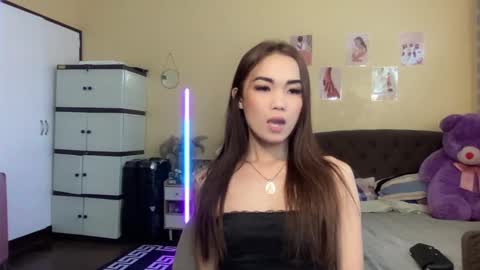 EloiseMoree online show from 01.04.25