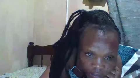 juice_petite3 online show from 01.20.25