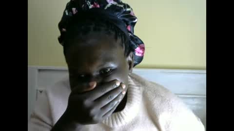 Snapshot of juicy576808 chatting on 12.25.24 zainabu online show from 12.25.24