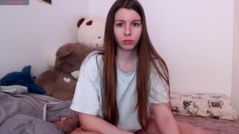Snapshot of juicy_mystery chatting on 01.05.25 laura online show from 01.05.25