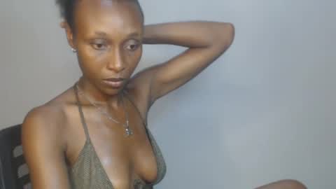 Snapshot of juicy_pinkpussy564197 chatting on 04.27.26 olivia online show from 04.27.26