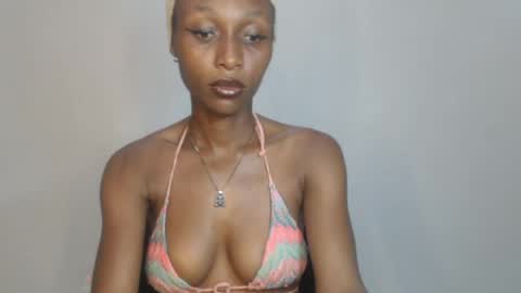 Snapshot of juicy_pinkpussy564197 chatting on 05.19.26 olivia online show from 05.19.26